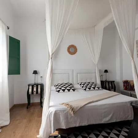 布埃纳维斯塔套房酒店 住宿加早餐酒店 圣埃乌拉利亚