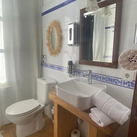 布埃纳维斯塔套房酒店 圣埃乌拉利亚