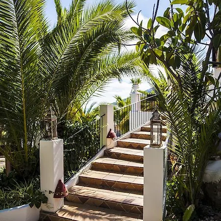 布埃纳维斯塔套房酒店 4* 圣埃乌拉利亚