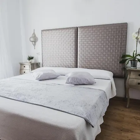 布埃纳维斯塔套房酒店 4* 圣埃乌拉利亚